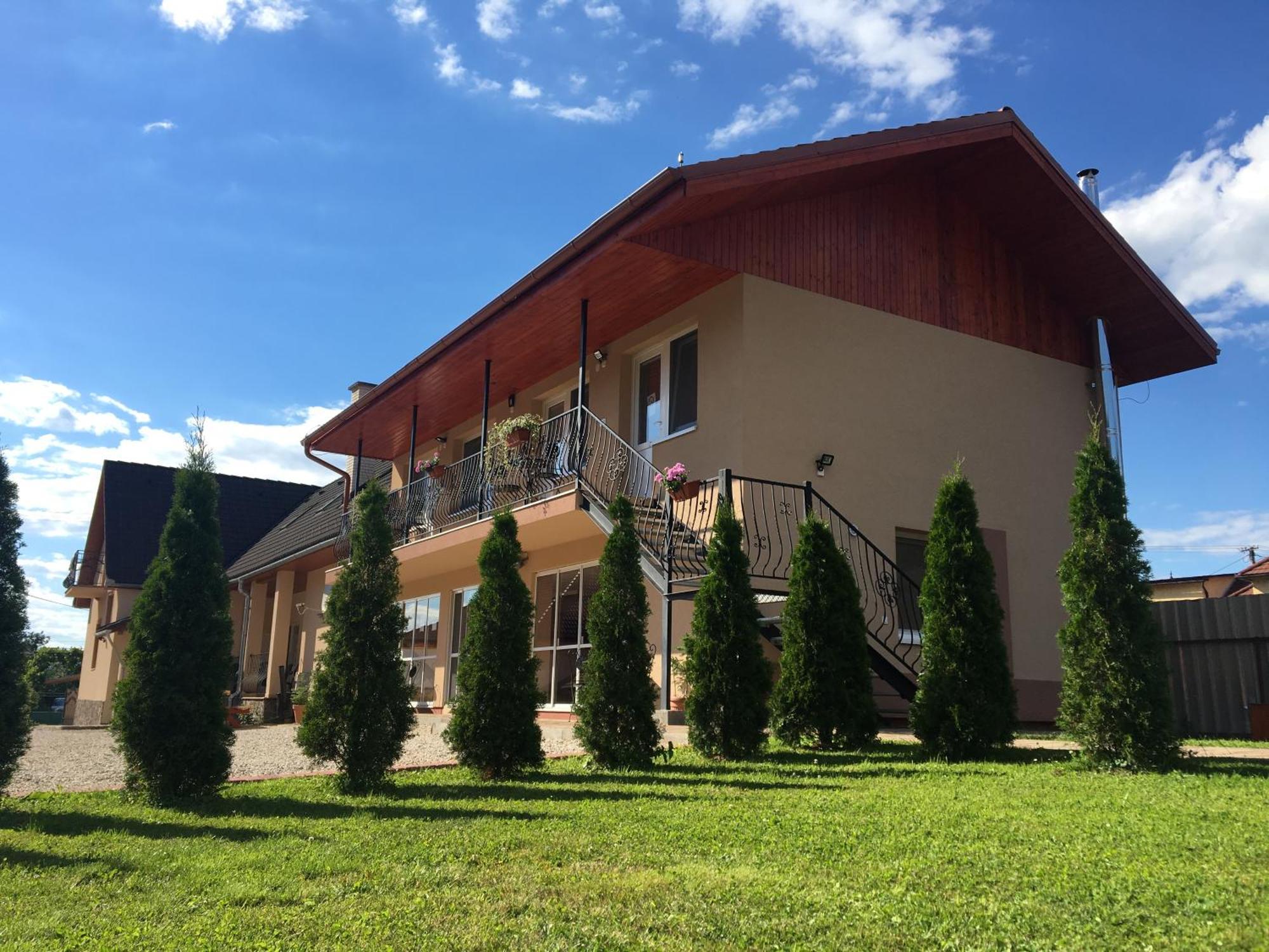 Penzion Bernath Rožňava Exteriör bild