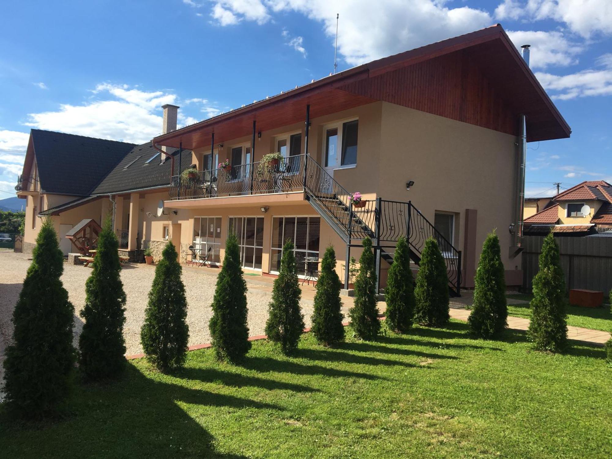 Penzion Bernath Rožňava Exteriör bild